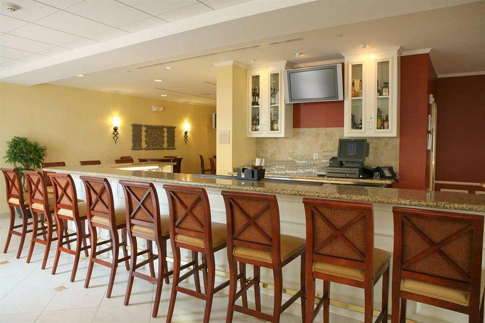 Hilton Garden Inn Harrisburg East Restoran gambar