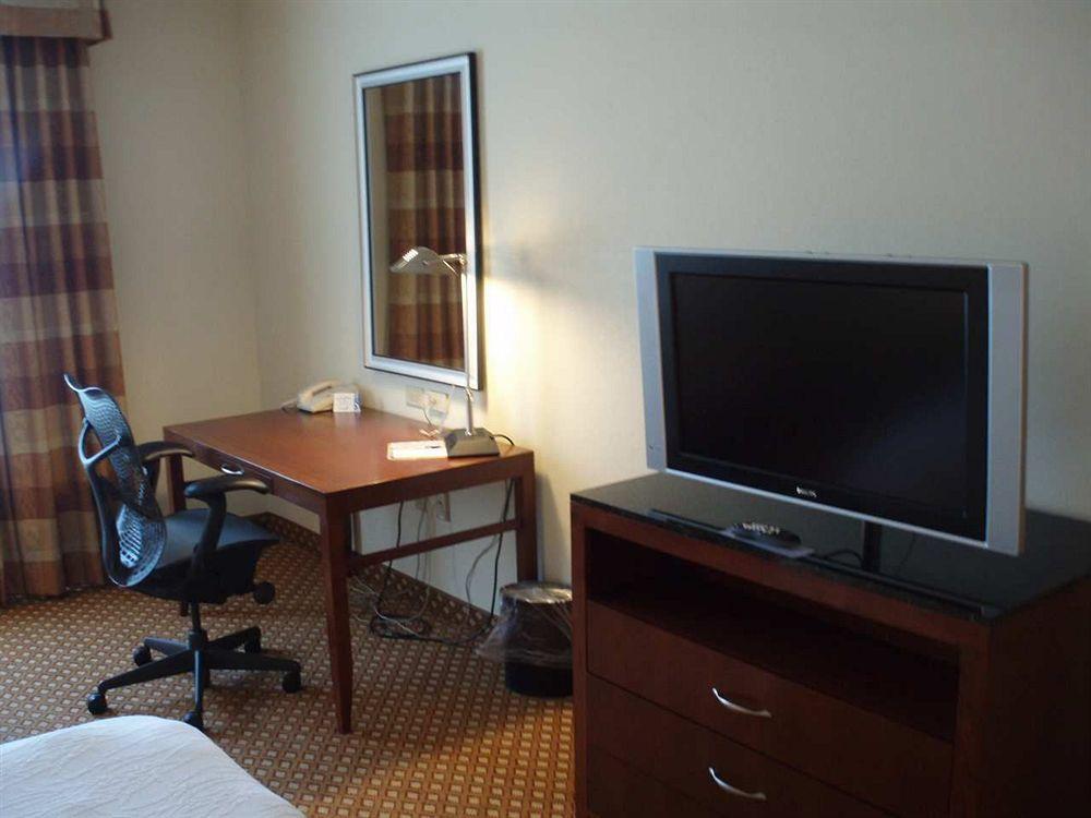 Hilton Garden Inn Harrisburg East Bilik gambar